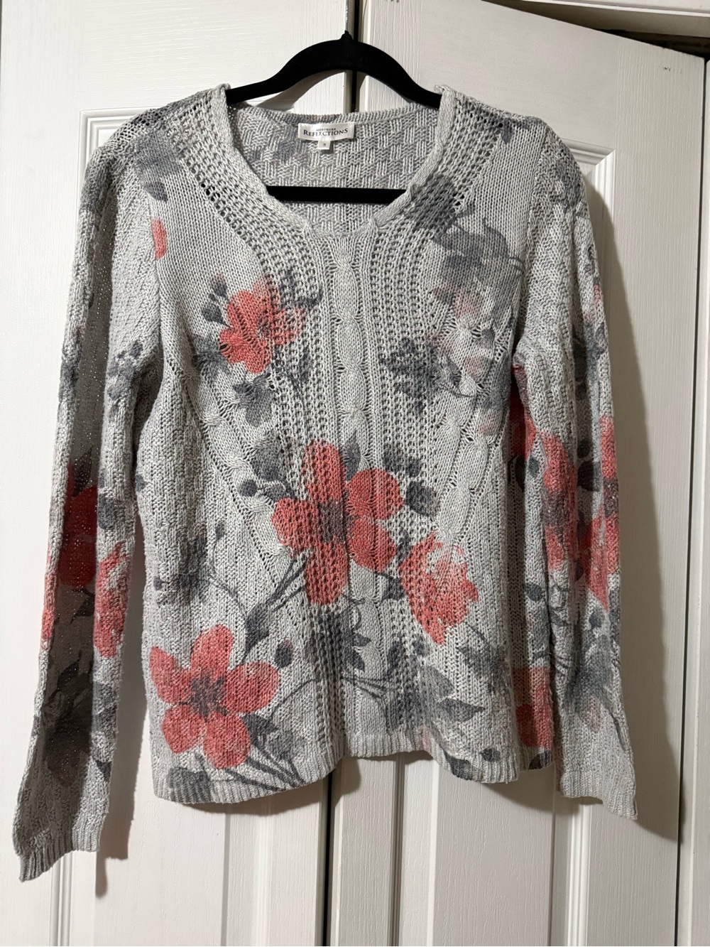 Northern Reflections Gray Floral Cable-Knit Sweater